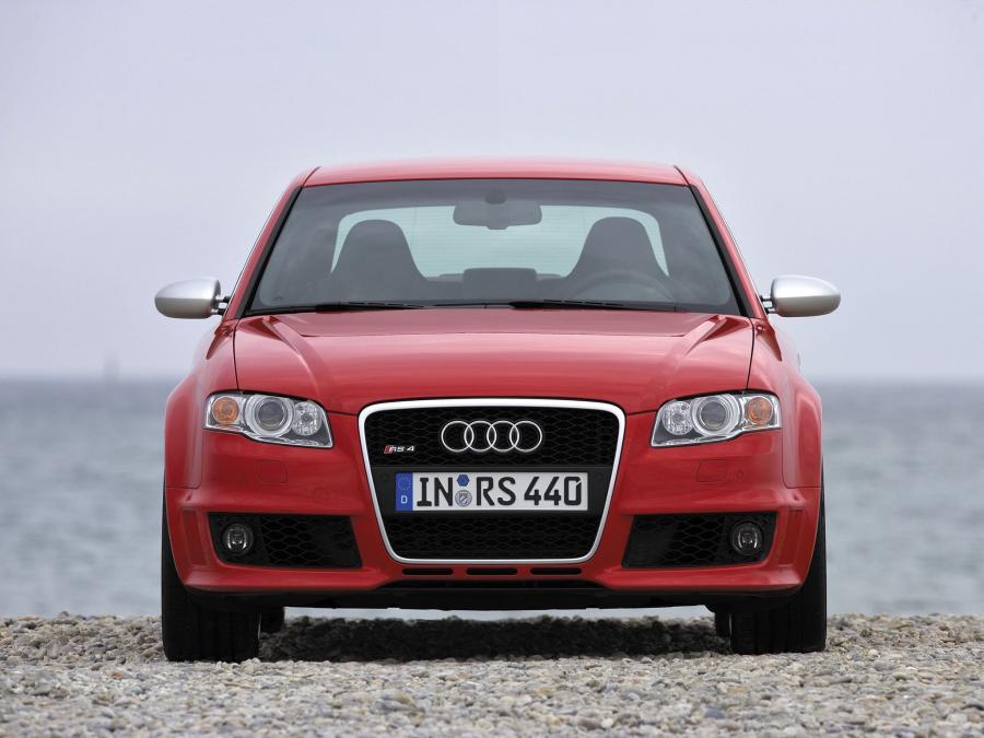 Audi RS4 Sedan (B7, 8E) 2005 года  (фото 19 из 48)